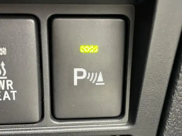 トヨタ ハイラックス Z GRスポーツ 群馬県 2023(令5)年 0.9万km スーパーホワイトⅡ 純正ベッドライナー/純正ハードトノカバー/GRサイドステップ/GR専用ハーフレザー/GRフロアマット/GRドアバイザー/＝＝＝＝＝/純正8インチディスプレイオーディオ/・AM/FM/Bluetooth/apple carplay/andoroid auto/＝＝＝＝＝/純正８インチディスプレイオーディオナビ　パノラミックビューモニター　ＥＴＣ２．０　前後ドラレコ　純正ベッドライナー　純正ハードトノカバー　ＧＲ専用ハーフレザーシート　パワーシート　４ＷＤ　禁煙車