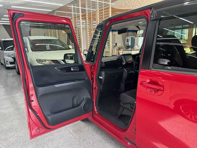 ホンダ Ｎ ＢＯＸ カスタム G ターボSSパッケージ 高知県 2017(平29)年 10万km 赤／黒 (株)IDOMが運営する【じしゃロン高知店】の自社ローン専用車両になります。こちらは現金またはオートローンご利用時の価格です。自社ローンご希望の方は別途その旨お申付け下さい