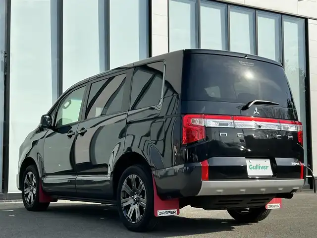 三菱 デリカＤ：５ ジャスパー 大阪府 2023(令5)年 1.3万km ブラックダイヤモンド/グラファイトグレーメタリック ワンオーナー【特別使用者8人乗り】/社外ナビ　/・フルセグTV/USB/BT/CD/DVD/４WD/全方位モニター　/ターボ/前後ドライブレコーダー　/ＥＴＣ　/両側パワースライドドア　/パワーシート　/シートヒーター　/パワーリアゲート　/オートステップ（G-Powerベース】/純正防音フロアマット　/純正１８インチＡＷ　/ＬＥＤヘッド・フォグ/スペアキー/保証書