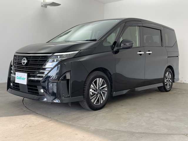 日産 セレナ e－4ORCE ハイウェイスターV 兵庫県 2024(令6)年 1.1万km ダイヤモンドブラック ・ワンオーナー車/・12.3インチNissan Connectナビ/・フルセグTV・BT・USB・Apple Car Play/・アラウンドビューモニター/・プロパイロット２．０/・インテリジェントエマージェンシーブレーキ/・前方衝突予測警報/・アダプティブLEDヘッドライトシステム/・ハイビームアシスト/・先行車発進お知らせ/・ふらつき警報/・標識検知機能/・コーナーセンサー/・ハンズフリー付き両側パワースライドドア/・ステアリングヒーター/・１～2列目シートヒーター/・デジタルインナーミラー/・ビルトインETC2.0/・純正前後ドライブレコーダー/・ワイヤレス充電/・RSRスプリング/・ステアリングリモコン/・電動格納ミラー/・ウインカーミラー/・後席サンシェード/・ドアバイザー/・純正アルミホイール/・純正フロアマット/・スマートキー/・プッシュスタート/・スペアキー/・W+サイドエアバック/・カーテンエアバック