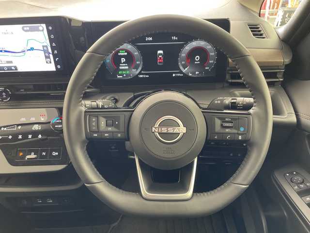 日産 セレナ e－4ORCE ハイウェイスターV 兵庫県 2024(令6)年 1.1万km ダイヤモンドブラック ・ワンオーナー車/・12.3インチNissan Connectナビ/・フルセグTV・BT・USB・Apple Car Play/・アラウンドビューモニター/・プロパイロット２．０/・インテリジェントエマージェンシーブレーキ/・前方衝突予測警報/・アダプティブLEDヘッドライトシステム/・ハイビームアシスト/・先行車発進お知らせ/・ふらつき警報/・標識検知機能/・コーナーセンサー/・ハンズフリー付き両側パワースライドドア/・ステアリングヒーター/・１～2列目シートヒーター/・デジタルインナーミラー/・ビルトインETC2.0/・純正前後ドライブレコーダー/・ワイヤレス充電/・RSRスプリング/・ステアリングリモコン/・電動格納ミラー/・ウインカーミラー/・後席サンシェード/・ドアバイザー/・純正アルミホイール/・純正フロアマット/・スマートキー/・プッシュスタート/・スペアキー/・W+サイドエアバック/・カーテンエアバック