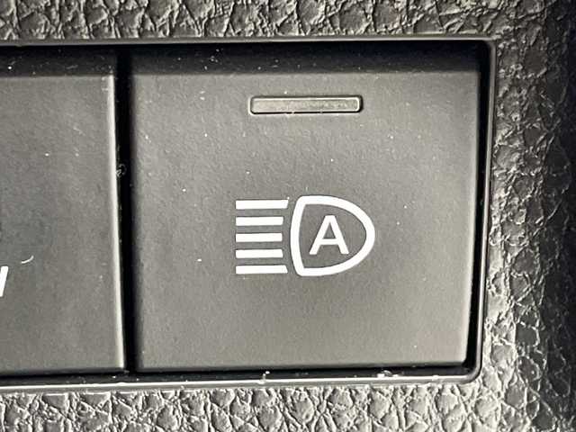 トヨタ ＲＡＶ４ アドベンチャー オフロードPKGⅡ 群馬県 2023(令5)年 3.6万km スーパーホワイトⅡ 禁煙車　純正１０．５インチディスプレイオーディオ　全方位カメラ　デジタルインナーミラー　レーダークルーズコントロール　４WD　ルーフレール　ステアリングスイッチ　ハンドルヒーター　シートエアコン