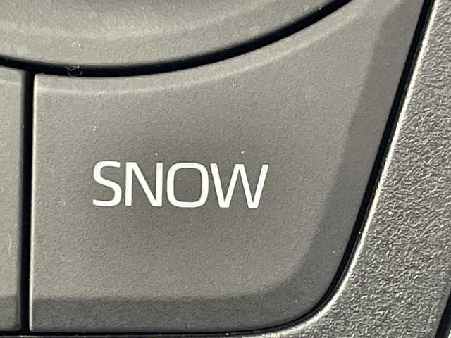 トヨタ ＲＡＶ４ アドベンチャー オフロードPKGⅡ 群馬県 2023(令5)年 3.6万km スーパーホワイトⅡ 禁煙車　純正１０．５インチディスプレイオーディオ　全方位カメラ　デジタルインナーミラー　レーダークルーズコントロール　４WD　ルーフレール　ステアリングスイッチ　ハンドルヒーター　シートエアコン