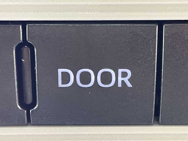 トヨタ ＲＡＶ４ アドベンチャー オフロードPKGⅡ 群馬県 2023(令5)年 3.6万km スーパーホワイトⅡ 禁煙車　純正１０．５インチディスプレイオーディオ　全方位カメラ　デジタルインナーミラー　レーダークルーズコントロール　４WD　ルーフレール　ステアリングスイッチ　ハンドルヒーター　シートエアコン