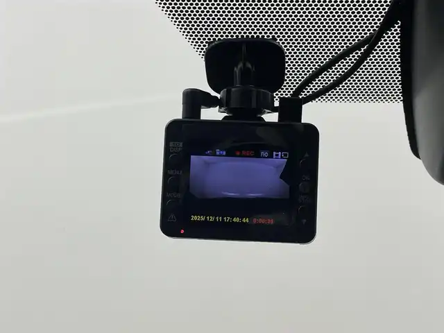 トヨタ ＲＡＶ４ アドベンチャー オフロードPKG 埼玉県 2021(令3)年 6.8万km アティチュードブラックマイカ ４WD/デジタルインナーミラー/純正９インチディスプレイオーディオナビ/DTV/BT/USB/トヨタセーフティーセンス/ブラインドスポットモニター/レーダークルーズコントロール/バックカメラ/ルーフレール/黒革シート/パワーシート/ドアバイザー/ドライブレコーダー前後/オートハイビーム/LEDオートライト/ビルトインETC/ＴＯＹＯＴＡグリル