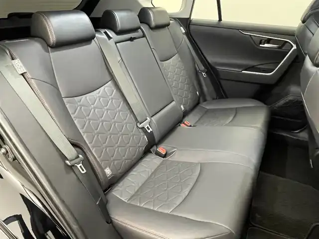 トヨタ ＲＡＶ４ アドベンチャー オフロードPKG 埼玉県 2021(令3)年 6.8万km アティチュードブラックマイカ ４WD/デジタルインナーミラー/純正９インチディスプレイオーディオナビ/DTV/BT/USB/トヨタセーフティーセンス/ブラインドスポットモニター/レーダークルーズコントロール/バックカメラ/ルーフレール/黒革シート/パワーシート/ドアバイザー/ドライブレコーダー前後/オートハイビーム/LEDオートライト/ビルトインETC/ＴＯＹＯＴＡグリル