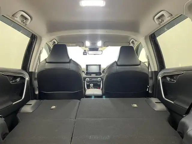 トヨタ ＲＡＶ４ アドベンチャー オフロードPKG 埼玉県 2021(令3)年 6.8万km アティチュードブラックマイカ ４WD/デジタルインナーミラー/純正９インチディスプレイオーディオナビ/DTV/BT/USB/トヨタセーフティーセンス/ブラインドスポットモニター/レーダークルーズコントロール/バックカメラ/ルーフレール/黒革シート/パワーシート/ドアバイザー/ドライブレコーダー前後/オートハイビーム/LEDオートライト/ビルトインETC/ＴＯＹＯＴＡグリル