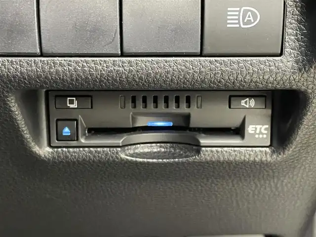 トヨタ ＲＡＶ４ アドベンチャー オフロードPKG 埼玉県 2021(令3)年 6.8万km アティチュードブラックマイカ ４WD/デジタルインナーミラー/純正９インチディスプレイオーディオナビ/DTV/BT/USB/トヨタセーフティーセンス/ブラインドスポットモニター/レーダークルーズコントロール/バックカメラ/ルーフレール/黒革シート/パワーシート/ドアバイザー/ドライブレコーダー前後/オートハイビーム/LEDオートライト/ビルトインETC/ＴＯＹＯＴＡグリル