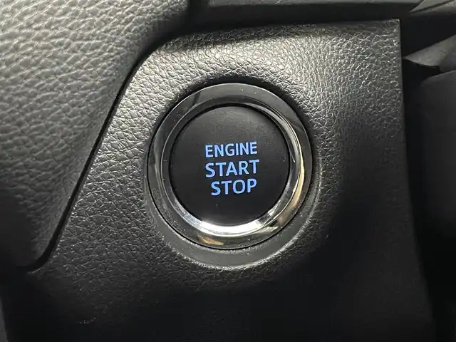 トヨタ ＲＡＶ４ アドベンチャー オフロードPKG 埼玉県 2021(令3)年 6.8万km アティチュードブラックマイカ ４WD/デジタルインナーミラー/純正９インチディスプレイオーディオナビ/DTV/BT/USB/トヨタセーフティーセンス/ブラインドスポットモニター/レーダークルーズコントロール/バックカメラ/ルーフレール/黒革シート/パワーシート/ドアバイザー/ドライブレコーダー前後/オートハイビーム/LEDオートライト/ビルトインETC/ＴＯＹＯＴＡグリル