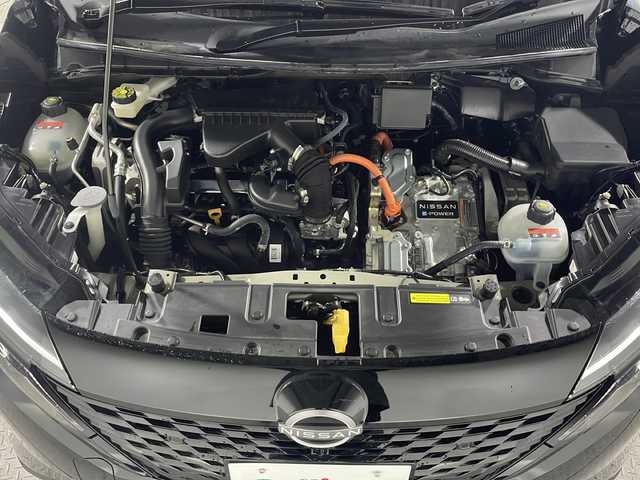日産 オーラ G レザーエディション 神奈川県 2022(令4)年 3.3万km 黒 純正ディスプレイオーディオ/日産コネクトナビ/フルセグ WIFI Bluetooth　AM FM HDMI USB　APPLECARPLA Androidauto/アラウンドビューモニター/BOSEプレミアムサウンドシステム/インテリジェントルームミラー/ブラインドスポットモニター/プロパイロット/SOSコール/インテリジェントクルーズコントロール/インテリジェントエマージェンシーブレーキ/車線逸脱警報/車線逸脱防止支援/後側方車両検知警報/後側方衝突防止支援/ルート減速支援/後退時車両検知警報/速度標識表示/制限速度支援/標識認識支援/駐車支援/ふらつき警報/クリアランスソナー/ETC2.0/ビークルダイナミクスコントロール/オートハイビーム/革巻きステアリング/ステアリングヒーター/革シート/前席シートヒーター/電子パーキング/置くだけ充電/D-MODE/プッシュスタート/LEDヘッドランプ/オートライト/フォグランプ/純正17インチアルミホイール/電格ウインカーミラー/取説　メンテナンスノート/スペアキー/