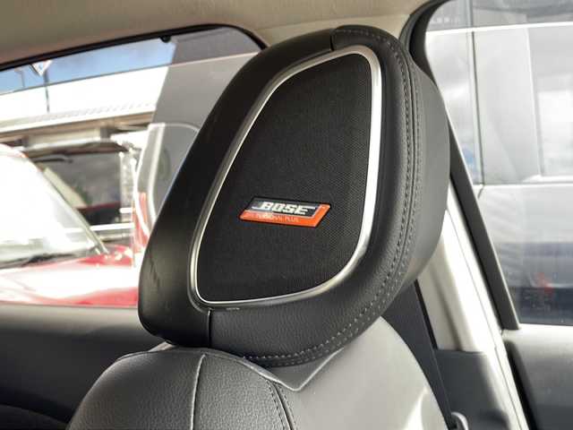 日産 オーラ G レザーエディション 沖縄県 2022(令4)年 3.3万km 黒 純正ディスプレイオーディオ/日産コネクトナビ/フルセグ WIFI Bluetooth　AM FM HDMI USB　APPLECARPLA Androidauto/アラウンドビューモニター/BOSEプレミアムサウンドシステム/インテリジェントルームミラー/ブラインドスポットモニター/プロパイロット/SOSコール/インテリジェントクルーズコントロール/インテリジェントエマージェンシーブレーキ/車線逸脱警報/車線逸脱防止支援/後側方車両検知警報/後側方衝突防止支援/ルート減速支援/後退時車両検知警報/速度標識表示/制限速度支援/標識認識支援/駐車支援/ふらつき警報/クリアランスソナー/ETC2.0/ビークルダイナミクスコントロール/オートハイビーム/革巻きステアリング/ステアリングヒーター/革シート/前席シートヒーター/電子パーキング/置くだけ充電/D-MODE/プッシュスタート/LEDヘッドランプ/オートライト/フォグランプ/純正17インチアルミホイール/電格ウインカーミラー/取説　メンテナンスノート/スペアキー/オートホールド