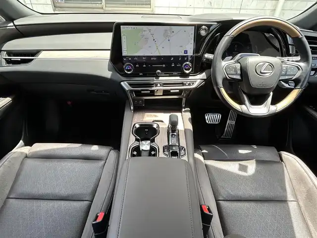 レクサス ＲＸ 350 バージョンL 福岡県 2024(令6)年 1.1万km ソニッククォーツ ワンオーナー/MODELLISTAエアロ/パノラマムーンルーフ/アドバンスドパーク/純正14インチディスプレイオーディオ/　（AM/FM/Bluetooth/Miracast/フルセグTV）/バックカメラ/アラウンドビューモニター/レクサスセーフティサポート/・プリクラッシュセーフティ/・レーンディパーチャーアラート/・アドバンスドドライブ/・レーンチェンジアシスト/・ロードサインアシスト/・プロアクティブドライビングアシスト/・フロントクロストラフィックアラート/・リアクロストラフィックアラート/ブラインドスッポドモニター/安心降車アシスト/横滑り防止装置/パーキングサポートブレーキ/クリアランスソナー/コーナーセンサー/リアカメラディテクション/オートライト/オートハイビームアシスト/純正21インチAW/茶色ハーフレザーシート/メモリ付きパワーシート（D/N）/エアーシート/シートヒーター（全席）/パワーバックドア/ヘッドアップディスプレイ/前後録画機能付きデジタルインナーミラー/置くだけ充電/パドルシフト/USB-C端子×4/スペアキー×1/保証書/取扱説明書