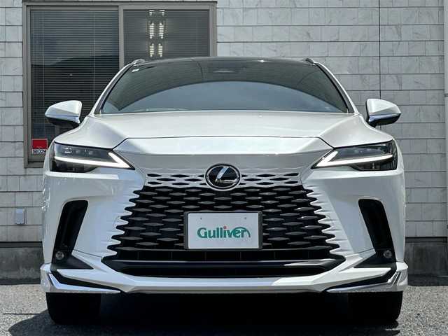 レクサス ＲＸ 350 バージョンL 福岡県 2024(令6)年 1.1万km ソニッククォーツ ワンオーナー/MODELLISTAエアロ/パノラマムーンルーフ/アドバンスドパーク/純正14インチディスプレイオーディオ/　（AM/FM/Bluetooth/Miracast/フルセグTV）/バックカメラ/アラウンドビューモニター/レクサスセーフティサポート/・プリクラッシュセーフティ/・レーンディパーチャーアラート/・アドバンスドドライブ/・レーンチェンジアシスト/・ロードサインアシスト/・プロアクティブドライビングアシスト/・フロントクロストラフィックアラート/・リアクロストラフィックアラート/ブラインドスッポドモニター/安心降車アシスト/横滑り防止装置/パーキングサポートブレーキ/クリアランスソナー/コーナーセンサー/リアカメラディテクション/オートライト/オートハイビームアシスト/純正21インチAW/茶色ハーフレザーシート/メモリ付きパワーシート（D/N）/エアーシート/シートヒーター（全席）/パワーバックドア/ヘッドアップディスプレイ/前後録画機能付きデジタルインナーミラー/置くだけ充電/パドルシフト/USB-C端子×4/スペアキー×1/保証書/取扱説明書