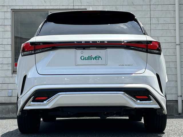レクサス ＲＸ 350 バージョンL 福岡県 2024(令6)年 1.1万km ソニッククォーツ ワンオーナー/MODELLISTAエアロ/パノラマムーンルーフ/アドバンスドパーク/純正14インチディスプレイオーディオ/　（AM/FM/Bluetooth/Miracast/フルセグTV）/バックカメラ/アラウンドビューモニター/レクサスセーフティサポート/・プリクラッシュセーフティ/・レーンディパーチャーアラート/・アドバンスドドライブ/・レーンチェンジアシスト/・ロードサインアシスト/・プロアクティブドライビングアシスト/・フロントクロストラフィックアラート/・リアクロストラフィックアラート/ブラインドスッポドモニター/安心降車アシスト/横滑り防止装置/パーキングサポートブレーキ/クリアランスソナー/コーナーセンサー/リアカメラディテクション/オートライト/オートハイビームアシスト/純正21インチAW/茶色ハーフレザーシート/メモリ付きパワーシート（D/N）/エアーシート/シートヒーター（全席）/パワーバックドア/ヘッドアップディスプレイ/前後録画機能付きデジタルインナーミラー/置くだけ充電/パドルシフト/USB-C端子×4/スペアキー×1/保証書/取扱説明書