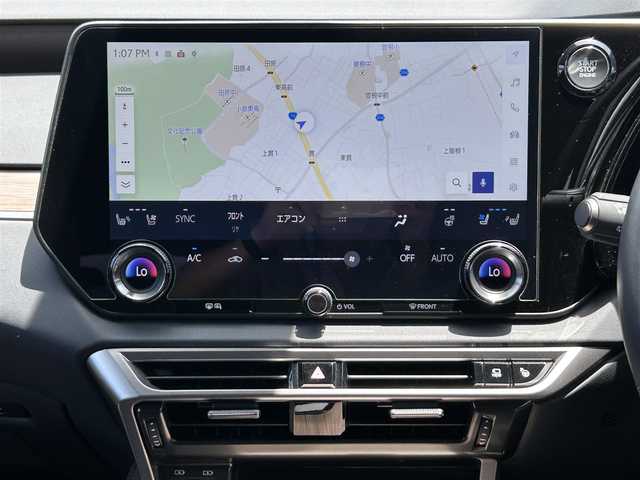 レクサス ＲＸ 350 バージョンL 福岡県 2024(令6)年 1.1万km ソニッククォーツ ワンオーナー/MODELLISTAエアロ/パノラマムーンルーフ/アドバンスドパーク/純正14インチディスプレイオーディオ/　（AM/FM/Bluetooth/Miracast/フルセグTV）/バックカメラ/アラウンドビューモニター/レクサスセーフティサポート/・プリクラッシュセーフティ/・レーンディパーチャーアラート/・アドバンスドドライブ/・レーンチェンジアシスト/・ロードサインアシスト/・プロアクティブドライビングアシスト/・フロントクロストラフィックアラート/・リアクロストラフィックアラート/ブラインドスッポドモニター/安心降車アシスト/横滑り防止装置/パーキングサポートブレーキ/クリアランスソナー/コーナーセンサー/リアカメラディテクション/オートライト/オートハイビームアシスト/純正21インチAW/茶色ハーフレザーシート/メモリ付きパワーシート（D/N）/エアーシート/シートヒーター（全席）/パワーバックドア/ヘッドアップディスプレイ/前後録画機能付きデジタルインナーミラー/置くだけ充電/パドルシフト/USB-C端子×4/スペアキー×1/保証書/取扱説明書