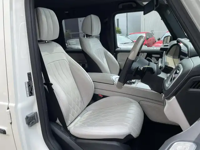 メルセデス・ベンツ ゲレンデヴァーゲン Ｇ４００ｄ マヌファクトゥーアエディション 神奈川県 2021(令3)年 1.6万km ダイヤモンドホワイト マヌファクトゥーアエディション/左右電動サイドステップ/ブラバスフロントスポイラー/ワンオーナー/AMGライン/ラグジュアリーパッケージ/レーダーセーフティパッケージ/アダプティブダンピング/サンルーフ/白革シート/ブルメスターサウンド/純正メモリーナビ・地デジTV/全方位カメラ/デジタルインナーミラー/純正USB/BT再生/ETC2.0/前席パワーシート/マッサージ機能付き/シートヒーター/エアシート/純正20インチAW/LEDヘッドライト/レーダークルーズコントロール/衝突軽減ブレーキ/LKA/BSM/標識検知/コーナーセンサー/パドルシフト/プッシュスタート/キーレスキー×2/R3/4/5/6年ディーラー整備記録/保証書・取説あり