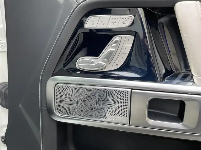 メルセデス・ベンツ ゲレンデヴァーゲン Ｇ４００ｄ マヌファクトゥーアエディション 神奈川県 2021(令3)年 1.6万km ダイヤモンドホワイト マヌファクトゥーアエディション/左右電動サイドステップ/ブラバスフロントスポイラー/ワンオーナー/AMGライン/ラグジュアリーパッケージ/レーダーセーフティパッケージ/アダプティブダンピング/サンルーフ/白革シート/ブルメスターサウンド/純正メモリーナビ・地デジTV/全方位カメラ/デジタルインナーミラー/純正USB/BT再生/ETC2.0/前席パワーシート/マッサージ機能付き/シートヒーター/エアシート/純正20インチAW/LEDヘッドライト/レーダークルーズコントロール/衝突軽減ブレーキ/LKA/BSM/標識検知/コーナーセンサー/パドルシフト/プッシュスタート/キーレスキー×2/R3/4/5/6年ディーラー整備記録/保証書・取説あり