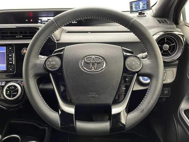 トヨタ アクア クロスオーバー グラム 宮崎県 2020(令2)年 3万km ブラックマイカ Toyota Safety Sense /〇プリクラシュセーフティ/〇レーンディパーチャーアラート/〇パーキングサポートブレーキ/〇オートマチックハイビーム/〇クリアランスソナー/〇先行車発進告知/社外7インチSDナビ/フルセグTV/CD/DVD/Bluetooth/バックカメラ/ハーフレザーシート/LEDヘッドライト/前後ドライブレコーダー/社外レーダー探知機（ZERO 700V)/
