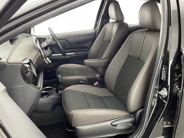 トヨタ アクア クロスオーバー グラム 宮崎県 2020(令2)年 3万km ブラックマイカ Toyota Safety Sense /〇プリクラシュセーフティ/〇レーンディパーチャーアラート/〇パーキングサポートブレーキ/〇オートマチックハイビーム/〇クリアランスソナー/〇先行車発進告知/社外7インチSDナビ/フルセグTV/CD/DVD/Bluetooth/バックカメラ/ハーフレザーシート/LEDヘッドライト/前後ドライブレコーダー/社外レーダー探知機（ZERO 700V)/