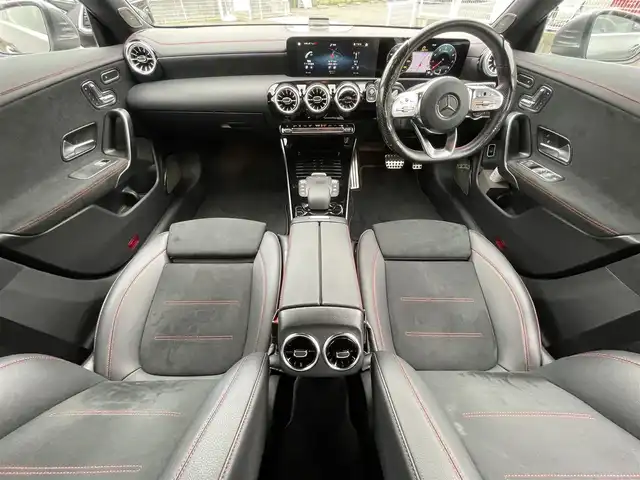 メルセデス・ベンツ ＣＬＡ１８０ AMGライン 愛知県 2021(令3)年 2.9万km マウンテングレー ワンオーナー/AMGライン/純正メーカーナビ/フルセグTV/バックカメラ/ETC/純正18インチAW/ハーフレザーシート/前席メモリー付きパワーシート/前席シートヒーター/ブルメスターサウンド/純正前後ドライブレコーダー/アクティブレーキーピングアシスト/アテンションアシスト/ブラインドスポットアシスト/レーンチェンジアシスト/アクティブステアリングアシスト/パークトロニック/レーダークルーズコントロール/純正フロアマット/LEDヘッドライト/取説、保証書/スペアキー