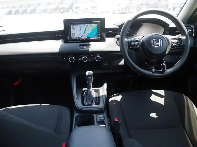 ホンダ ヴェゼル G 千葉県 2023(令5)年 2.7万km メテオロイドグレーメタリック ホンダセンシング/・衝突軽減ブレーキ（CMBS）/・車線維持支援システム（LKAS）/・アダプティブクルーズコントロール（ACC）/・後方誤発進抑制機能/・誤発進抑制機能/純正メモリーナビ/【CD再生機能　Bluetooth接続】/バックカメラ/ドライブレコーダー（前後撮影）/ETC/LEDヘッドライト/フォグライト/ウインカーミラー/コーナーセンサー/純正16インチアルミホイル/サイド/カーテンエアバッグ/Honda スマートキー
