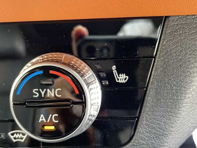 三菱 アウトランダー ＰＨＥＶ P 愛知県 2023(令5)年 0.9万km 茶 マイプロパイロット/衝突被害軽減ブレーキ/BOSEプレミアムサウンド/純正9インチディスプレイオーディオ（ナビあり）/全方位カメラ/クルーズコントロール/シートヒーター/フルセグTV/Bluetooth/バックカメラ/電動リアゲート/パワーシート/ヘッドアップディスプレイ/コーナーセンサー/純正アルミホイール/ブラインドスポットモニター/LEDヘッドライト/パドルシフト/ステアリングヒーター/インテリジェントミラー/オートマチックハイビーム/ドライブレコーダー/ETC2.0/ダウンヒルアシストコントロール/置くだけ充電器/ステアリングスイッチ/スマートキー/プッシュスタート