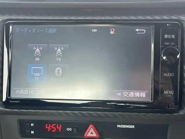 トヨタ ８６ GT リミテッド 岡山県 2015(平27)年 5.3万km クリスタルホワイトパール 登録時走行距離52117km/純正7インチナビ/フルセグTV/（AM.FM.TV.CD.DVD.BT）/ビークルスタビリティコントロール/ドライブモードセレクトスイッチ/クルーズコントロール/横滑り防止装置/バックカメラ/オートライト/ETC/ドライブレコーダー/シートヒーター/ハーフレザーシート/純正17インチAW/純正フロアマット