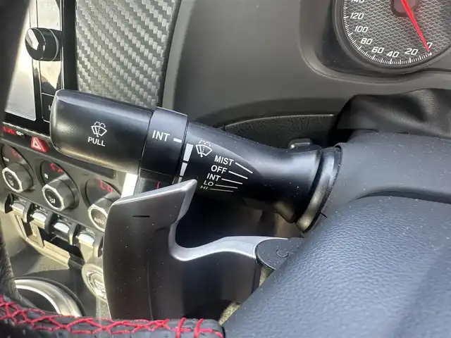 トヨタ ８６ GT リミテッド 岡山県 2015(平27)年 5.3万km クリスタルホワイトパール 登録時走行距離52117km/純正7インチナビ/フルセグTV/（AM.FM.TV.CD.DVD.BT）/ビークルスタビリティコントロール/ドライブモードセレクトスイッチ/クルーズコントロール/横滑り防止装置/バックカメラ/オートライト/ETC/ドライブレコーダー/シートヒーター/ハーフレザーシート/純正17インチAW/純正フロアマット