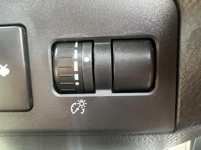 トヨタ ８６ GT リミテッド 岡山県 2015(平27)年 5.3万km クリスタルホワイトパール 登録時走行距離52117km/純正7インチナビ/フルセグTV/（AM.FM.TV.CD.DVD.BT）/ビークルスタビリティコントロール/ドライブモードセレクトスイッチ/クルーズコントロール/横滑り防止装置/バックカメラ/オートライト/ETC/ドライブレコーダー/シートヒーター/ハーフレザーシート/純正17インチAW/純正フロアマット