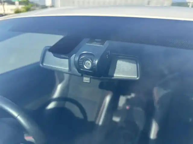トヨタ ８６ GT リミテッド 岡山県 2015(平27)年 5.3万km クリスタルホワイトパール 登録時走行距離52117km/純正7インチナビ/フルセグTV/（AM.FM.TV.CD.DVD.BT）/ビークルスタビリティコントロール/ドライブモードセレクトスイッチ/クルーズコントロール/横滑り防止装置/バックカメラ/オートライト/ETC/ドライブレコーダー/シートヒーター/ハーフレザーシート/純正17インチAW/純正フロアマット