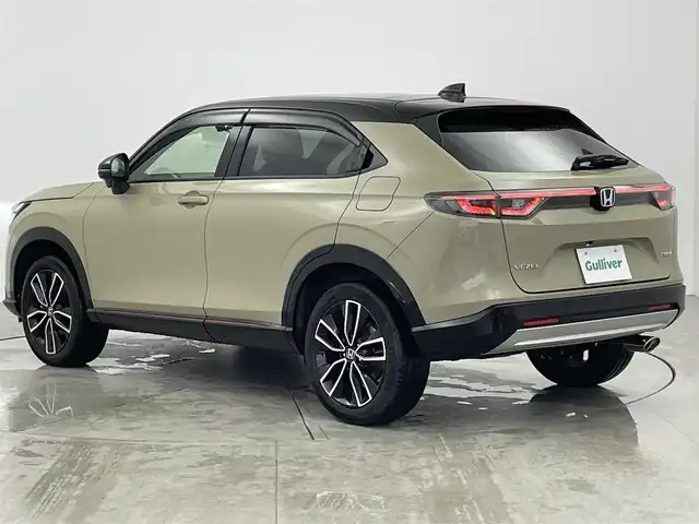 ホンダ ヴェゼル ハイブリッド e:HEV PLaY 愛知県 2022(令4)年 4.7万km サンドカーキパール ・パノラマルーフ/・ワイヤレス充電/・純正9インチナビ/・Bluetooth/・バックカメラ/・フルセグTV/・ホンダセンシング/・衝突被害軽減システム/・クルーズコントロール/・コーナーセンサー/・レーンキープアシスト/・オートライト/・オートマチックハイビーム/・パワーバックドア/・シートヒーター/・ドライブレコーダー/。ETC2.0/・フルフラットシート/・チップアップシート/プッシュスタート/・スマートキー/・スペアキー