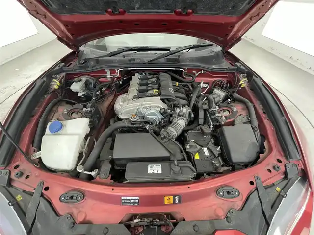 マツダ ロードスター S レザーパッケージ 滋賀県 2015(平27)年 6.6万km ソウルレッドプレミアムメタリック 禁煙車/純正７型ナビ（Ｂｌｕｅｔｏｏｔｈ／ＣＤ／ＤＶＤ／フルセグ）/衝突軽減ブレーキ/レーンキープアシスト/レザーシート/運転席助手席シートヒーター/オートライト/ソフトトップルーフ/ステリングリモコン/プッシュスタート