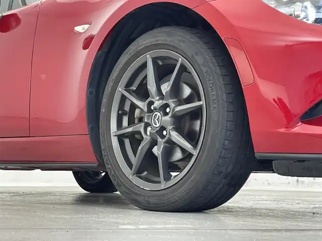 マツダ ロードスター S レザーパッケージ 滋賀県 2015(平27)年 6.6万km ソウルレッドプレミアムメタリック 禁煙車/純正７型ナビ（Ｂｌｕｅｔｏｏｔｈ／ＣＤ／ＤＶＤ／フルセグ）/衝突軽減ブレーキ/レーンキープアシスト/レザーシート/運転席助手席シートヒーター/オートライト/ソフトトップルーフ/ステリングリモコン/プッシュスタート