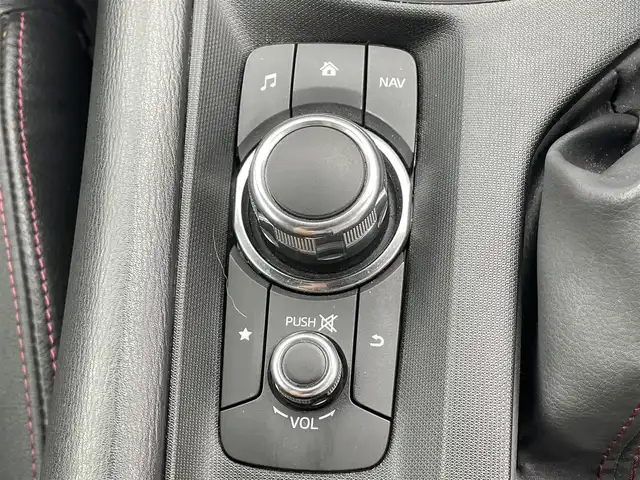 マツダ ロードスター S レザーパッケージ 滋賀県 2015(平27)年 6.6万km ソウルレッドプレミアムメタリック 禁煙車/純正７型ナビ（Ｂｌｕｅｔｏｏｔｈ／ＣＤ／ＤＶＤ／フルセグ）/衝突軽減ブレーキ/レーンキープアシスト/レザーシート/運転席助手席シートヒーター/オートライト/ソフトトップルーフ/ステリングリモコン/プッシュスタート