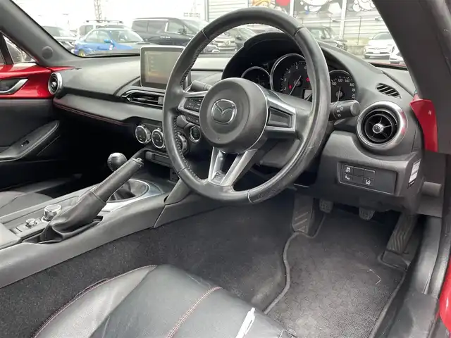 マツダ ロードスター S レザーパッケージ 滋賀県 2015(平27)年 6.6万km ソウルレッドプレミアムメタリック 禁煙車/純正７型ナビ（Ｂｌｕｅｔｏｏｔｈ／ＣＤ／ＤＶＤ／フルセグ）/衝突軽減ブレーキ/レーンキープアシスト/レザーシート/運転席助手席シートヒーター/オートライト/ソフトトップルーフ/ステリングリモコン/プッシュスタート