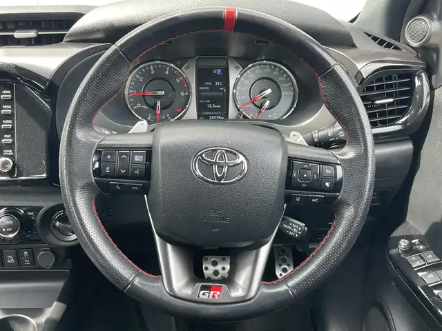 トヨタ ハイラックス Z GRスポーツ 千葉県 2023(令5)年 3.2万km スーパーホワイトⅡ ワンオーナー　/４ＷＤ　/ディーゼル　/純正８インチナビ　/Ｂｌｕｅｔｏｏｔｈ/ＵＳＢ/アップルカープレイ／アンドロイドオート　/全方位カメラ　/レーダークルーズコントロール　/ETC　/LEDヘッドライト/D席パワーシート/ハーフレザーシート/オートライト