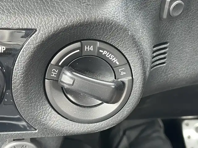 トヨタ ハイラックス Z GRスポーツ 千葉県 2023(令5)年 3.2万km スーパーホワイトⅡ ワンオーナー　/４ＷＤ　/ディーゼル　/純正８インチナビ　/Ｂｌｕｅｔｏｏｔｈ/ＵＳＢ/アップルカープレイ／アンドロイドオート　/全方位カメラ　/レーダークルーズコントロール　/ETC　/LEDヘッドライト/D席パワーシート/ハーフレザーシート/オートライト