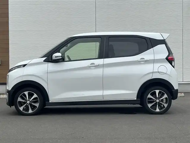 三菱 ｅＫクロス T 秋田県 2021(令3)年 8.7万km シルキーホワイト ４WD/LEDヘッドライト/純正ナビ/衝突軽減システム/フルセグ/全方位カメラ/純正アルミ/スマートキー/アイドリングストップ/コーナーセンサー/プッシュスタート/クルーズコントロール/ダウンヒルアシストコントロール/パーキングアシスト/ステアリングスイッチ/前席シートヒーター/ドライブレコーダー/ETC/純正フロアマット/純正ドアバイザー/オートライト/オートエアコン/パワーステアリング/パワーウィンドウ/横滑り防止/レベライザー/電動格納ウィンカーミラー/保証書/記録簿
