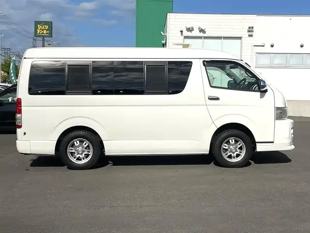 トヨタ ハイエース GL 道央・札幌 2010(平22)年 11.7万km ホワイト 4WD/キャンピング仕様/10人乗り/社外ナビ/フルセグTV/CD/DVD/MS/AM/FM/バックカメラ/パワースライドドア/リアテーブル/シートベッド/インバーター/サブバッテリー/FFヒーター/冷蔵庫/ドラレコ（前方タイプ）/ETC/社外15インチAW/ヒッチメンバー/室内フルカーテン/リモコンキー/スペアキー/社外エンジンスターター/保証書/取扱説明書