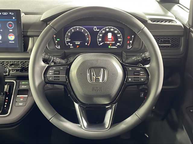 ホンダ ステップワゴン スパーダ 福岡県 2024(令6)年 1.2万km プラチナホワイトパール 社外10インチディスプレイオーディオ/両側パワースライドドア/レーダークルーズコントロール/パワーバックドア/ホンダセンシング/LEDヘッドライト/オットマン/ブランドスポットモニター/パトルシフト/シートヒーター（D/N）/オートライト/純正16インチアルミホイール/純正フロアマット