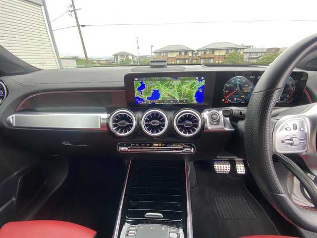 メルセデス・ベンツ Ｍ・ベンツ ＧＬＢ２００ｄ AMGライン 福岡県 2021(令3)年 4.4万km ポーラホワイト ・サンルーフ/・アダプティブクルーズコントロール/・純正HDDナビ/USB/Bluetooth/・全方位カメラ/・赤革シート/シートヒーター/・ドライブレコーダー/・フルセグ/・ETC/・純正19AW/プッシュスタート/・パーキングアシスト/・アイドリングストップ/・スマートキー/・電動リアゲート/・パワーシート/・レーンキープアシスト/・オートライト/・LEDライト/・ワイヤレス充電/・ヘッドアップディスプレイ/・保証書/・取扱説明書