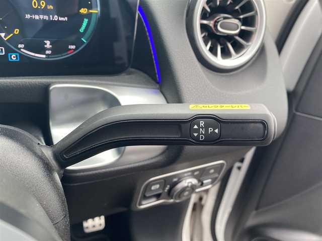 メルセデス・ベンツ Ｍ・ベンツ ＧＬＢ２００ｄ AMGライン 福岡県 2021(令3)年 4.4万km ポーラホワイト ・サンルーフ/・アダプティブクルーズコントロール/・純正HDDナビ/USB/Bluetooth/・全方位カメラ/・赤革シート/シートヒーター/・ドライブレコーダー/・フルセグ/・ETC/・純正19AW/プッシュスタート/・パーキングアシスト/・アイドリングストップ/・スマートキー/・電動リアゲート/・パワーシート/・レーンキープアシスト/・オートライト/・LEDライト/・ワイヤレス充電/・ヘッドアップディスプレイ/・保証書/・取扱説明書