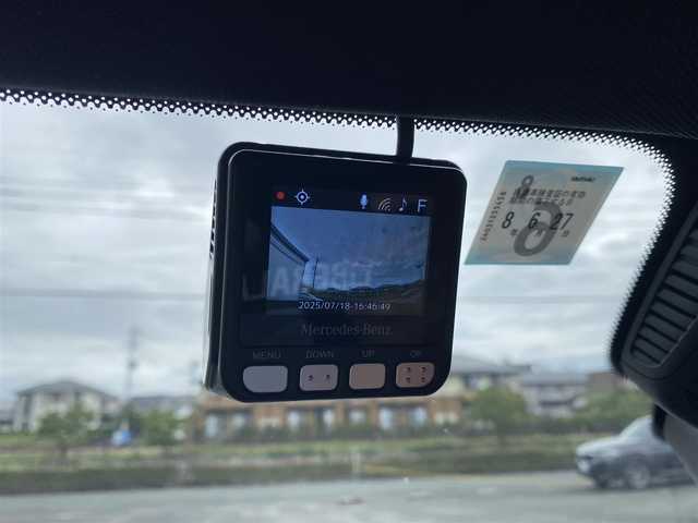 メルセデス・ベンツ Ｍ・ベンツ ＧＬＢ２００ｄ AMGライン 福岡県 2021(令3)年 4.4万km ポーラホワイト ・サンルーフ/・アダプティブクルーズコントロール/・純正HDDナビ/USB/Bluetooth/・全方位カメラ/・赤革シート/シートヒーター/・ドライブレコーダー/・フルセグ/・ETC/・純正19AW/プッシュスタート/・パーキングアシスト/・アイドリングストップ/・スマートキー/・電動リアゲート/・パワーシート/・レーンキープアシスト/・オートライト/・LEDライト/・ワイヤレス充電/・ヘッドアップディスプレイ/・保証書/・取扱説明書