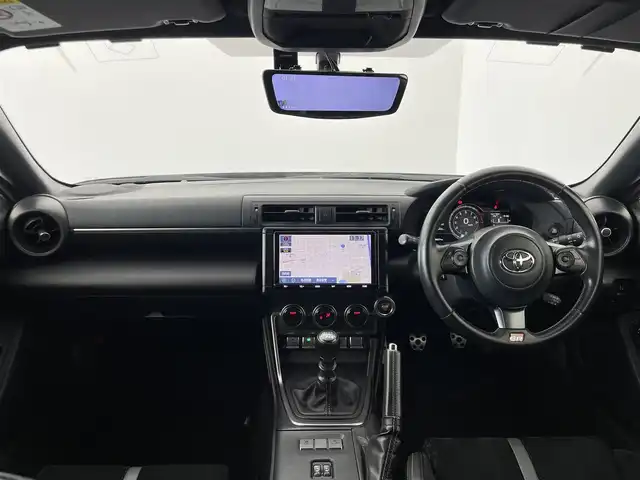 トヨタ ＧＲ８６ RZ 群馬県 2022(令4)年 4.9万km クリスタルブラックシリカ GRエアロ（フロント/サイド/リアスポイラー）/GRフェンダーガーニッシュ/GRカナード/GRサスペンションキット/GRマフラー/GR19インチAW/＝＝＝＝＝＝＝＝＝/純正9インチナビ/（AM/FM/CD/DVD/SD/Bluetooth/フルセグTV）/バックカメラ/クルーズコントロール/ハーフレザーシート/前席シートヒーター/アルパインミラー型前後ドライブレコーダー/ETC/強化クラッチ/ステアリング連動ヘッドランプ/後側方警戒支援システム/左右独立温度コントロールフルオートエアコン/Bi-Beam LEDヘッドランプ/（オートレベリング機能付＋LEDクリアランスランプ＋LEDターンランプ）/マクファーソンストラット式フロントサスペンション/ダブルウィッシュボーン式リヤサスペンション/トルセンLSD（リミテッド・スリップ・デフ）