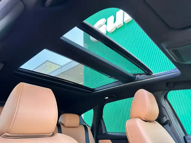 マツダ ＣＸ－６０ XD HV プレミアムスポーツ 宮城県 2023(令5)年 1.8万km ロジウムホワイトプレミアムメタリック BOSEサウンドシステム/パノラマサンルーフ/スマートブレーキサポート/誤発進抑制制御/車線逸脱警報システム/降車支援機能付ブラインドスポットモニタリング/レーンキープアシストシステム/緊急時車線維持支援システム/接近車両検知（前側方/後側方）/レーダークルーズコントロール/クルージングトラフィックサポート/コーナーセンサー/ドライバー異常時対応システム/ヘッドアップディスプレイ/シースルービュー機能付360度ビューモニター/12.3インチセンターディスプレイ/・Bluetooth/・AppleCarPlay/AndroidAuto/・フルセグTV/・USB/HDMI/ワイヤレス充電/ハンズフリーパワーバックドア/ハーフレザーシート/シートヒーター／ベンチレーション/パワーシート（運転席メモリー機能付）/ステアリングヒーター/電動パーキングブレーキ/ブレーキホールド/アダプティブLEDヘッドランプ/スマートキー＆プッシュスタート/電動格納ミラー/純正20インチAW/純正ラバーマット/W/サイド/カーテンエアバッグ