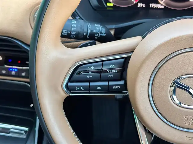 マツダ ＣＸ－６０ XD HV プレミアムスポーツ 宮城県 2023(令5)年 1.8万km ロジウムホワイトプレミアムメタリック BOSEサウンドシステム/パノラマサンルーフ/スマートブレーキサポート/誤発進抑制制御/車線逸脱警報システム/降車支援機能付ブラインドスポットモニタリング/レーンキープアシストシステム/緊急時車線維持支援システム/接近車両検知（前側方/後側方）/レーダークルーズコントロール/クルージングトラフィックサポート/コーナーセンサー/ドライバー異常時対応システム/ヘッドアップディスプレイ/シースルービュー機能付360度ビューモニター/12.3インチセンターディスプレイ/・Bluetooth/・AppleCarPlay/AndroidAuto/・フルセグTV/・USB/HDMI/ワイヤレス充電/ハンズフリーパワーバックドア/ハーフレザーシート/シートヒーター／ベンチレーション/パワーシート（運転席メモリー機能付）/ステアリングヒーター/電動パーキングブレーキ/ブレーキホールド/アダプティブLEDヘッドランプ/スマートキー＆プッシュスタート/電動格納ミラー/純正20インチAW/純正ラバーマット/W/サイド/カーテンエアバッグ