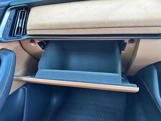 マツダ ＣＸ－６０ XD HV プレミアムスポーツ 宮城県 2023(令5)年 1.8万km ロジウムホワイトプレミアムメタリック BOSEサウンドシステム/パノラマサンルーフ/スマートブレーキサポート/誤発進抑制制御/車線逸脱警報システム/降車支援機能付ブラインドスポットモニタリング/レーンキープアシストシステム/緊急時車線維持支援システム/接近車両検知（前側方/後側方）/レーダークルーズコントロール/クルージングトラフィックサポート/コーナーセンサー/ドライバー異常時対応システム/ヘッドアップディスプレイ/シースルービュー機能付360度ビューモニター/12.3インチセンターディスプレイ/・Bluetooth/・AppleCarPlay/AndroidAuto/・フルセグTV/・USB/HDMI/ワイヤレス充電/ハンズフリーパワーバックドア/ハーフレザーシート/シートヒーター／ベンチレーション/パワーシート（運転席メモリー機能付）/ステアリングヒーター/電動パーキングブレーキ/ブレーキホールド/アダプティブLEDヘッドランプ/スマートキー＆プッシュスタート/電動格納ミラー/純正20インチAW/純正ラバーマット/W/サイド/カーテンエアバッグ