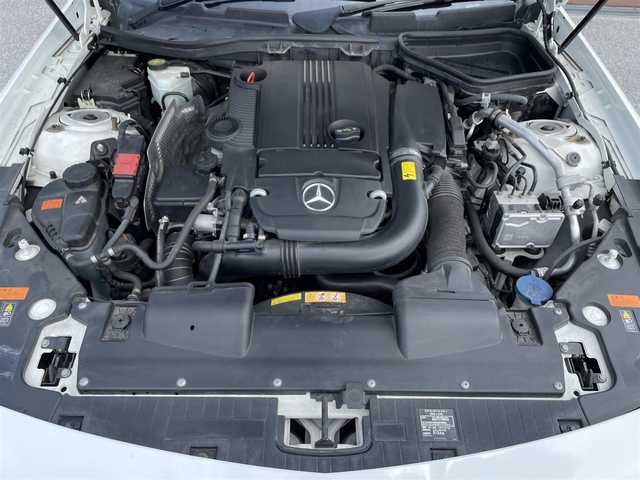 メルセデス・ベンツ ＳＬＫ２００ レーダーセーフティエディション 滋賀県 2013(平25)年 5.3万km ポーラホワイト ガソリン/2WD/AT/オープン/マジックスカイルーフ/WALD製アルミホイール純正ナビ/【CD/フルセグ/Bluetooth】/ETC/バックカメラ/プリクラッシュブレーキアシスト/レーンキープアシスト/クルーズコントロール/横滑り防止装置/コーナーセンサー/BSM/アテンションアシスト/運転席・助手席メモリー付きパワーシート/運転席・助手席シートヒーター/レザーシート/電動格納ミラー/電動パーキング/革巻きステアリング/ステアリングスイッチ/パドルシフト/オートライト/LEDヘッドライト/フルオートエアコン/スペアキー/リモコンキー