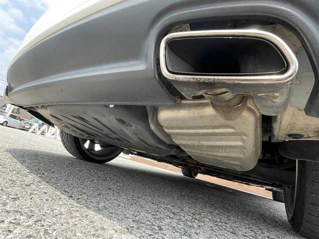 メルセデス・ベンツ ＳＬＫ２００ レーダーセーフティエディション 滋賀県 2013(平25)年 5.3万km ポーラホワイト ガソリン/2WD/AT/オープン/マジックスカイルーフ/WALD製アルミホイール純正ナビ/【CD/フルセグ/Bluetooth】/ETC/バックカメラ/プリクラッシュブレーキアシスト/レーンキープアシスト/クルーズコントロール/横滑り防止装置/コーナーセンサー/BSM/アテンションアシスト/運転席・助手席メモリー付きパワーシート/運転席・助手席シートヒーター/レザーシート/電動格納ミラー/電動パーキング/革巻きステアリング/ステアリングスイッチ/パドルシフト/オートライト/LEDヘッドライト/フルオートエアコン/スペアキー/リモコンキー