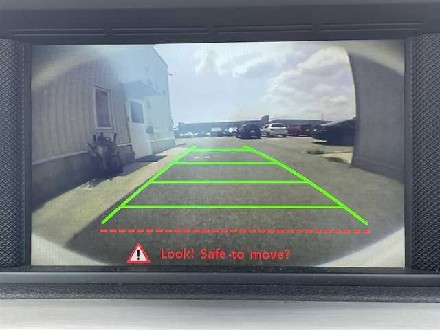 メルセデス・ベンツ ＳＬＫ２００ レーダーセーフティエディション 滋賀県 2013(平25)年 5.3万km ポーラホワイト ガソリン/2WD/AT/オープン/マジックスカイルーフ/WALD製アルミホイール純正ナビ/【CD/フルセグ/Bluetooth】/ETC/バックカメラ/プリクラッシュブレーキアシスト/レーンキープアシスト/クルーズコントロール/横滑り防止装置/コーナーセンサー/BSM/アテンションアシスト/運転席・助手席メモリー付きパワーシート/運転席・助手席シートヒーター/レザーシート/電動格納ミラー/電動パーキング/革巻きステアリング/ステアリングスイッチ/パドルシフト/オートライト/LEDヘッドライト/フルオートエアコン/スペアキー/リモコンキー